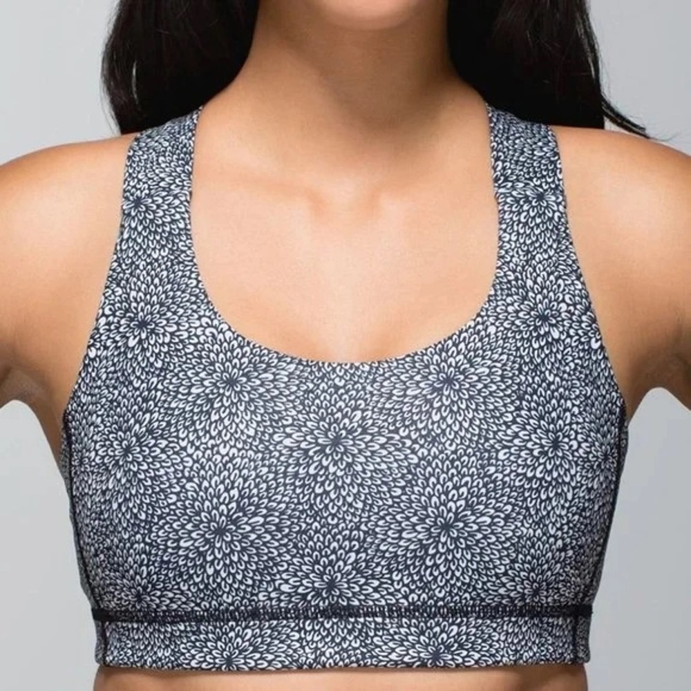 Lululemon sports bra plush petal black size 8